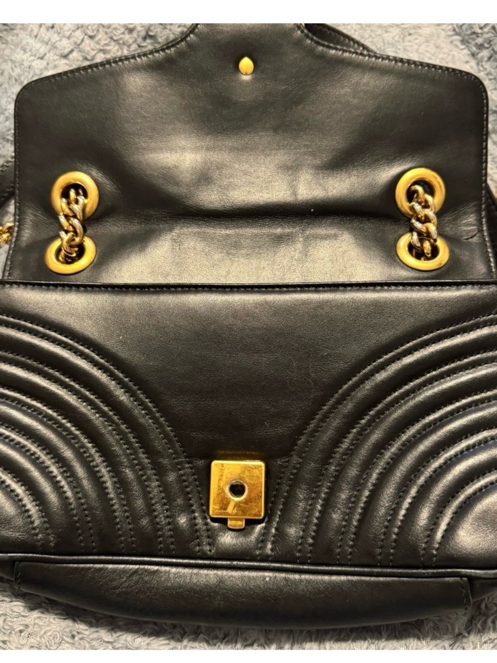 Gucci Black Chevron Matelassé Shoulder Bag with Gold Hardware - Picture 2 of 15